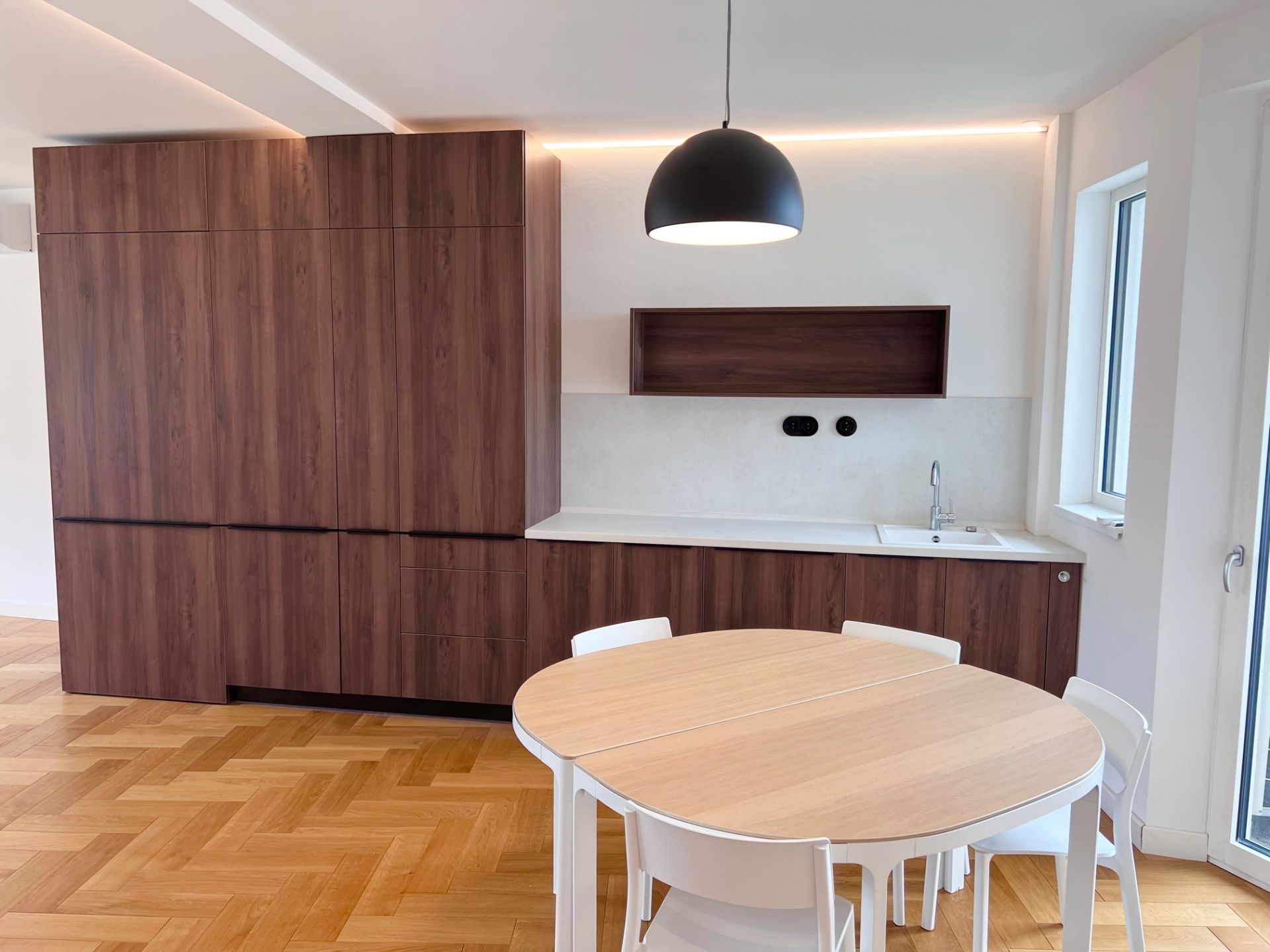 Reprezentatívny klimatizovaný priestor o výmere 90m2 na prenájom na ulici Dunajská, Bratislava