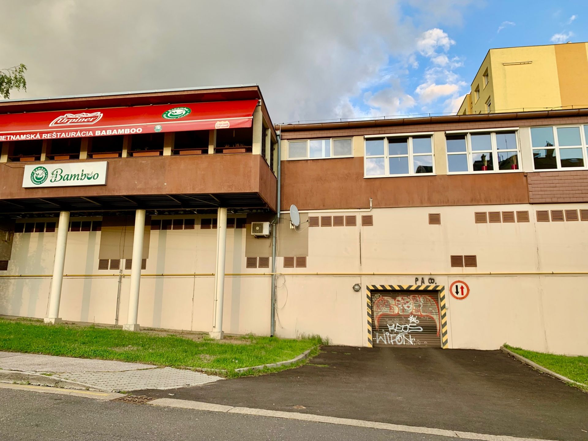 PREDANÉ!!! 2garáž v garážovom dome, ul. Majerníkova, Karlova Ves