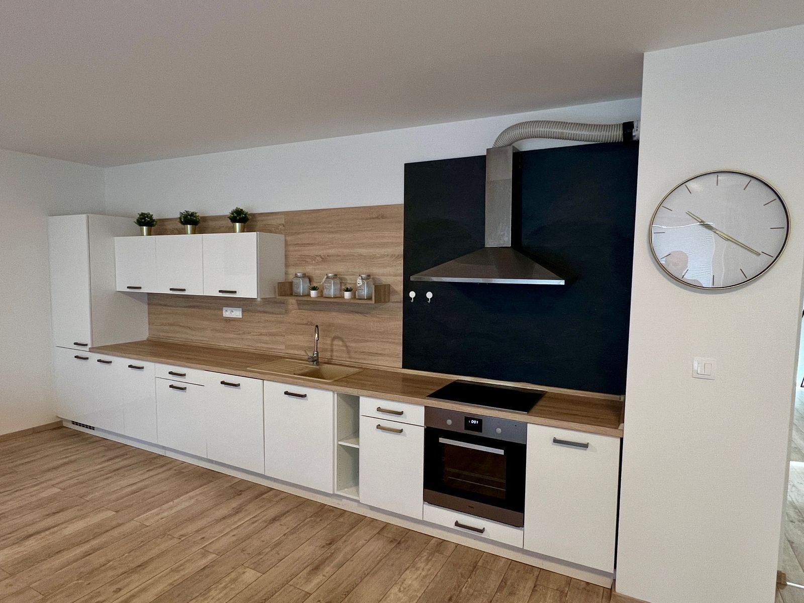 Na prenájom 4izb. byt, 110m2, loggia 11m2, parking, projekt GREEN VILLAGE ul. Orechová, DUNAJSKÁ LUŽNÁ