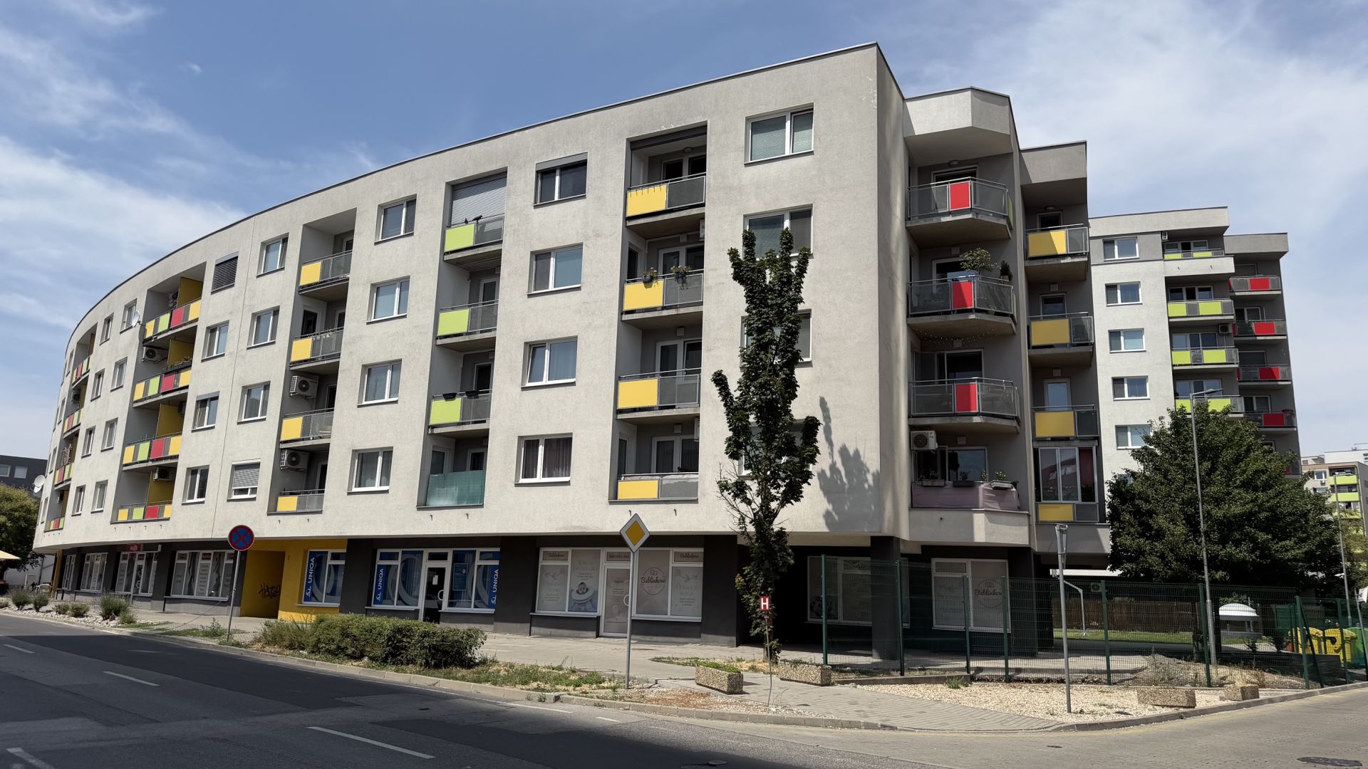 Obchodný/ Administratívny priestor, 57,50 m2, ul. Údernícka