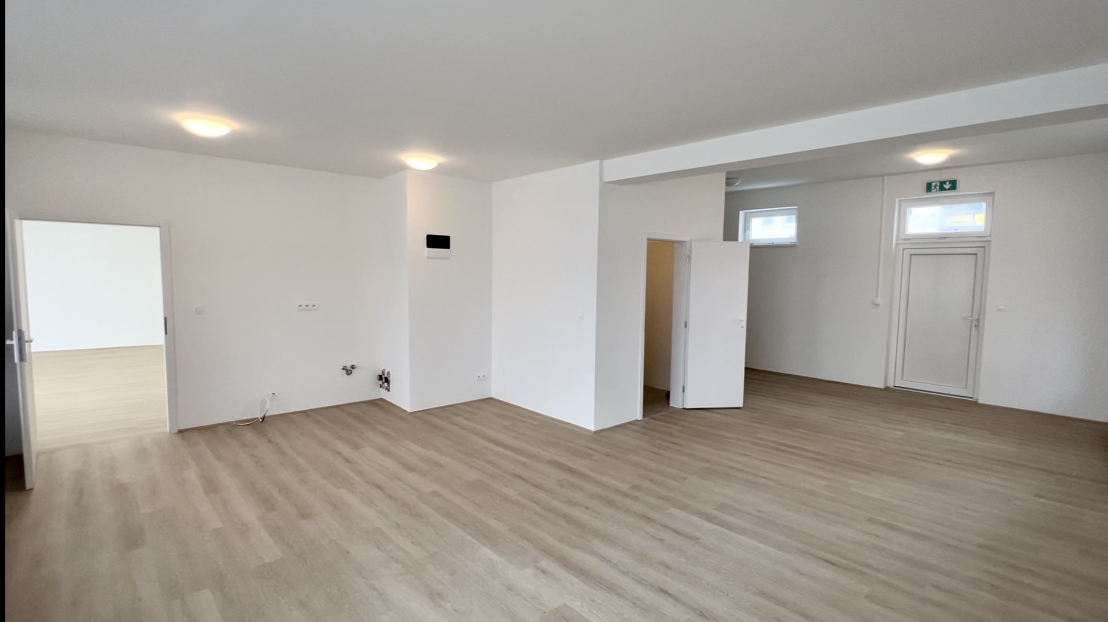 Obchodný/ Adm. priestor, 55,10m2, ul. Údernícka, Petržalka